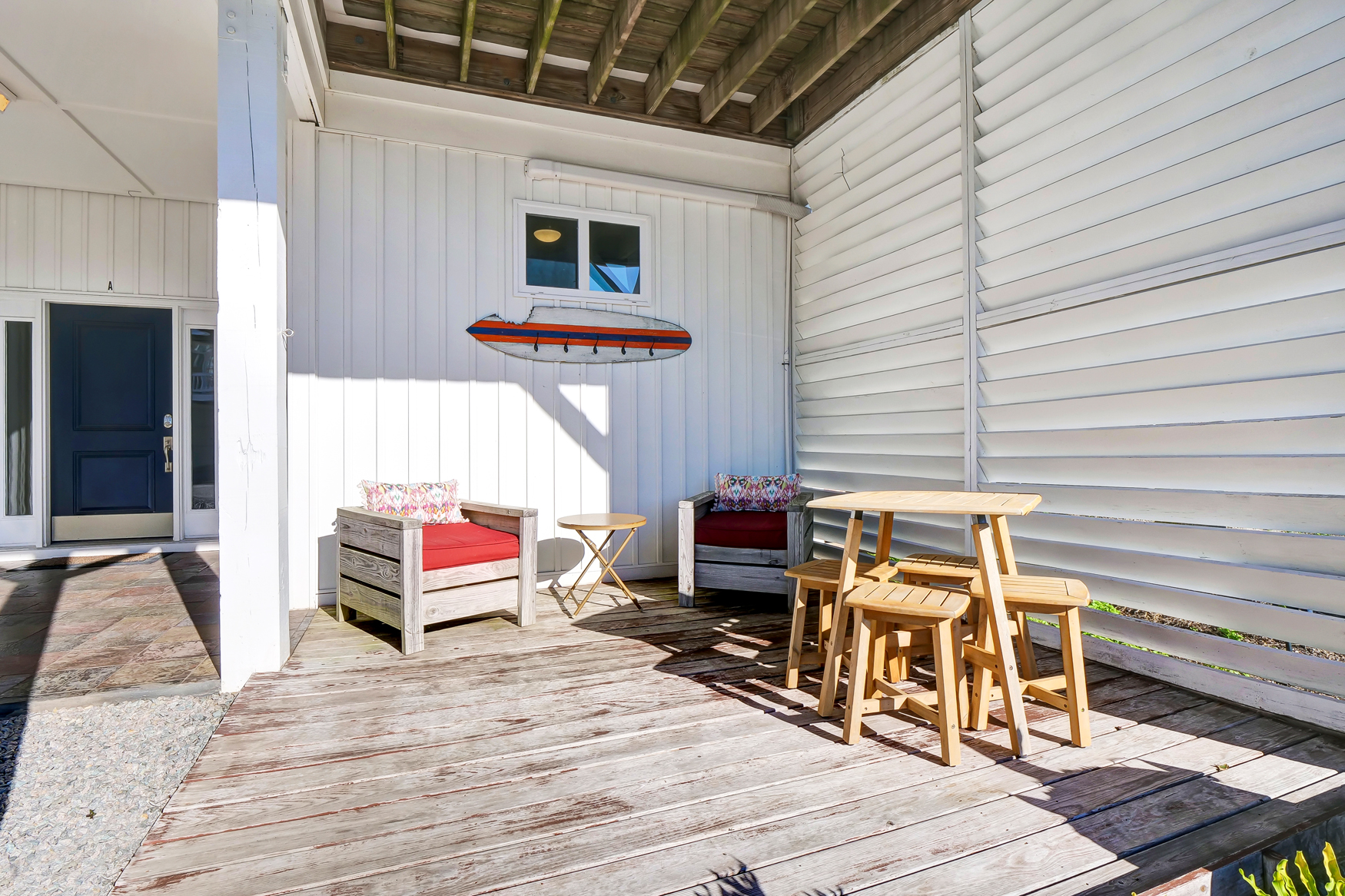 Outdoor deck seating